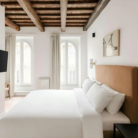 Sonder By Marriott Bonvoy Piazza Venezia Apartments-3